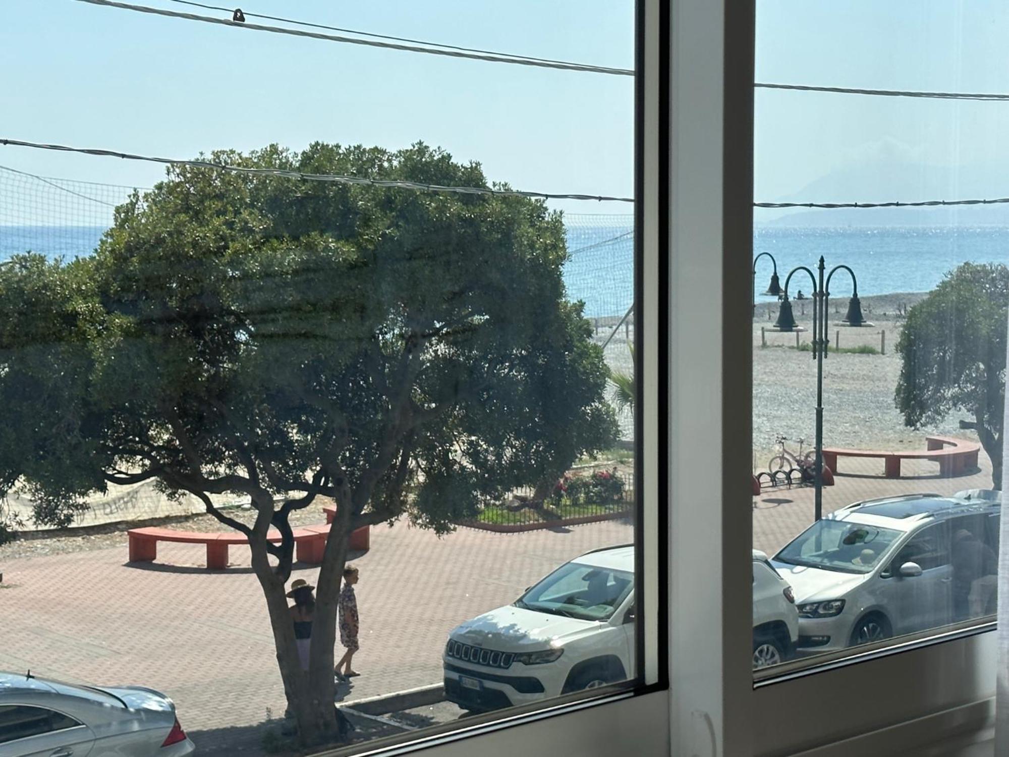 Appartamento Aria Del Mare Ventimiglia Exterior photo
